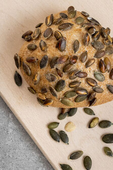 Spelt broodjes pompoenpitten